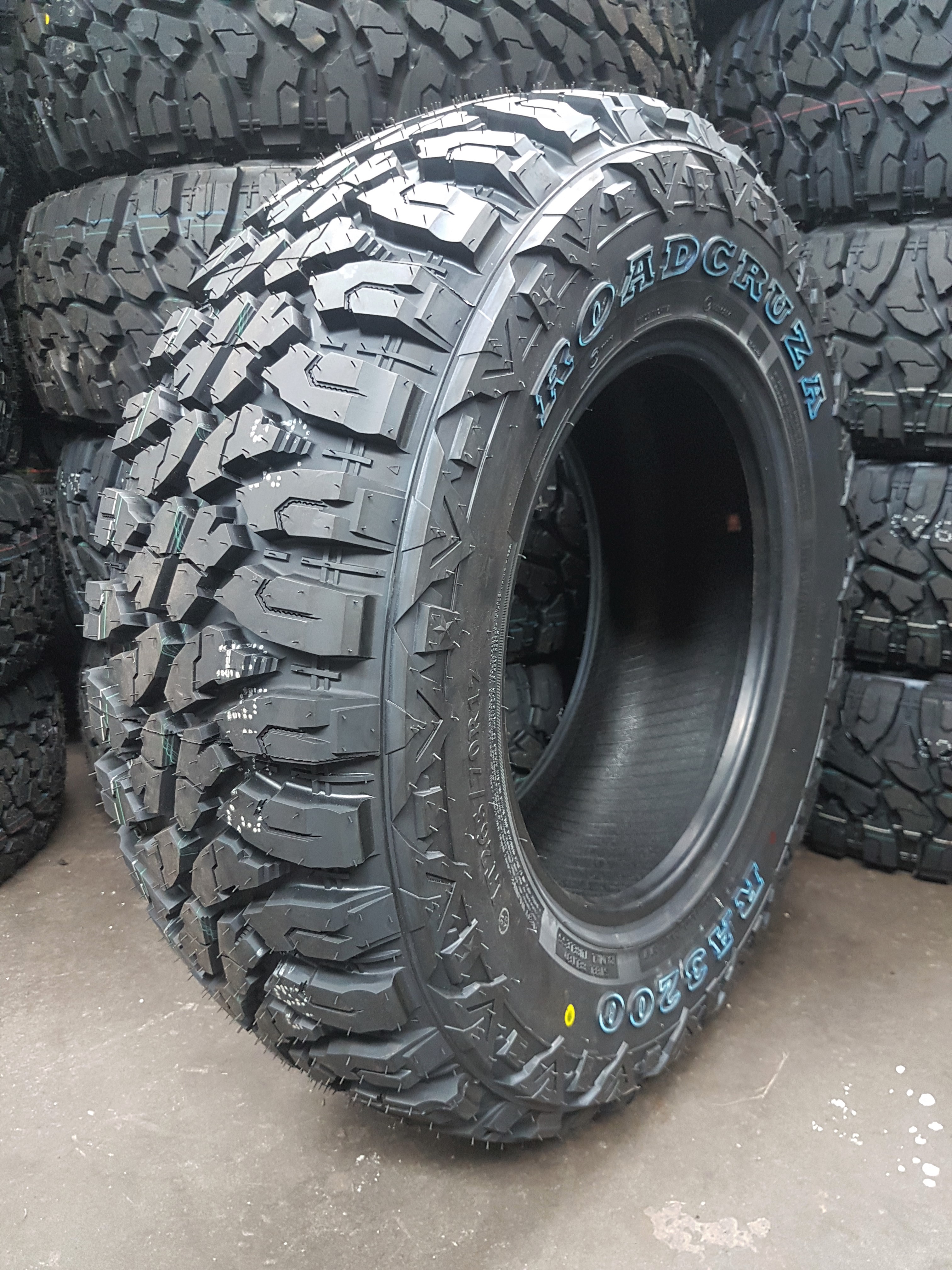 Roadcruza RA3200 265/75R16 MT Tyre